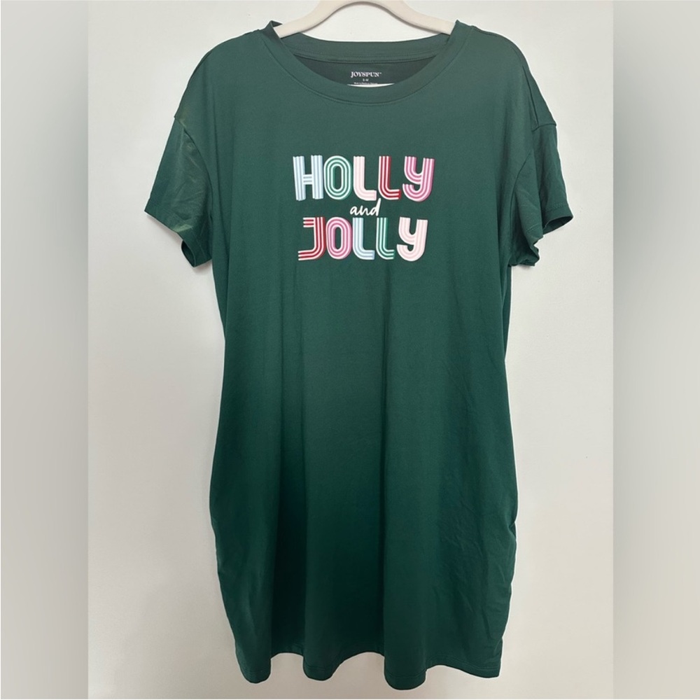 Green Graphic T-Shirt with 'Holly and Jolly' Print